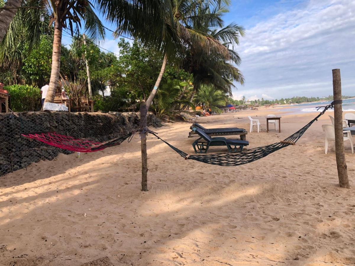 Rock Paradise Beach Hotel & Restaurent Тангалла Экстерьер фото