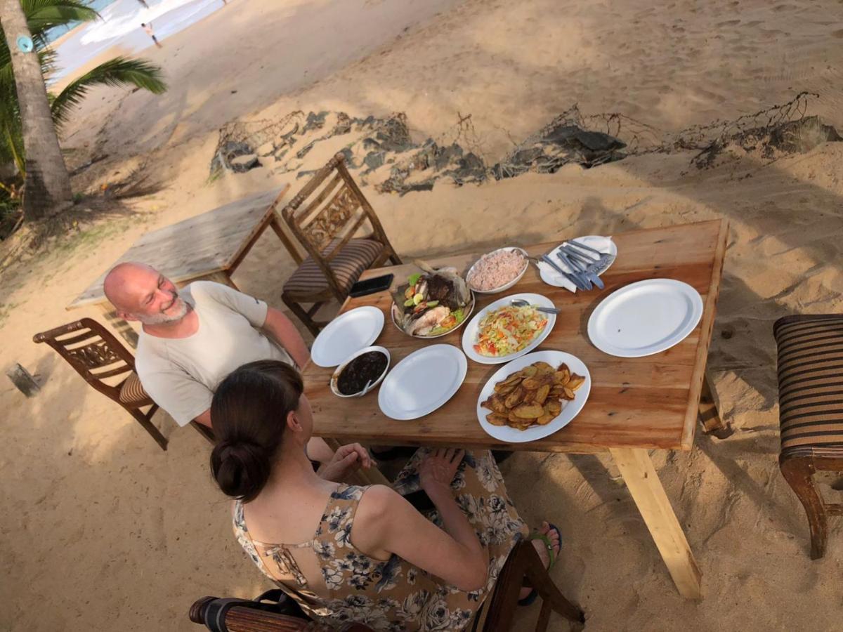 Rock Paradise Beach Hotel & Restaurent Тангалла Экстерьер фото