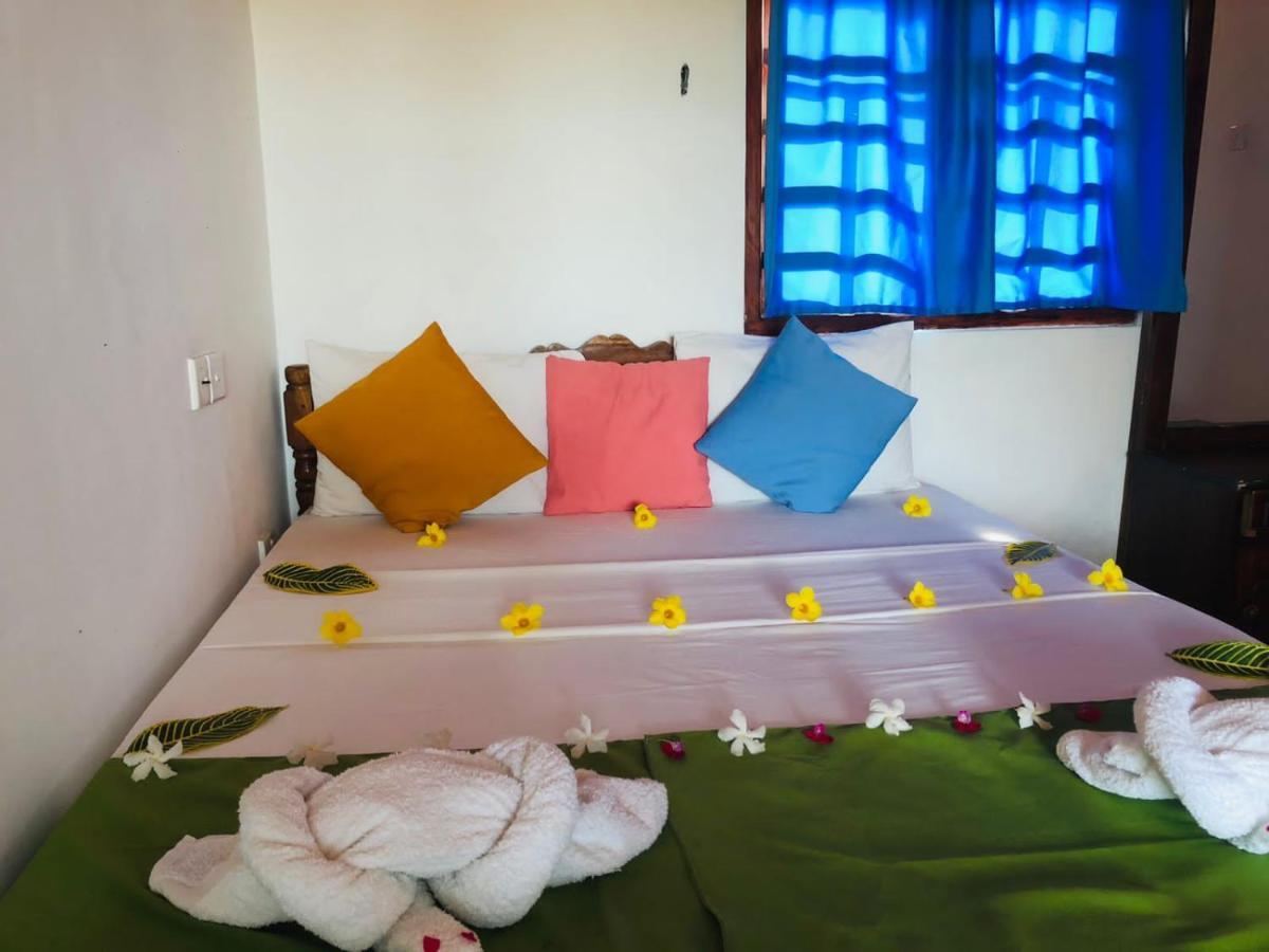 Rock Paradise Beach Hotel & Restaurent Тангалла Экстерьер фото